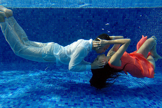 under-water indian-bridal-photo-shoot.jp