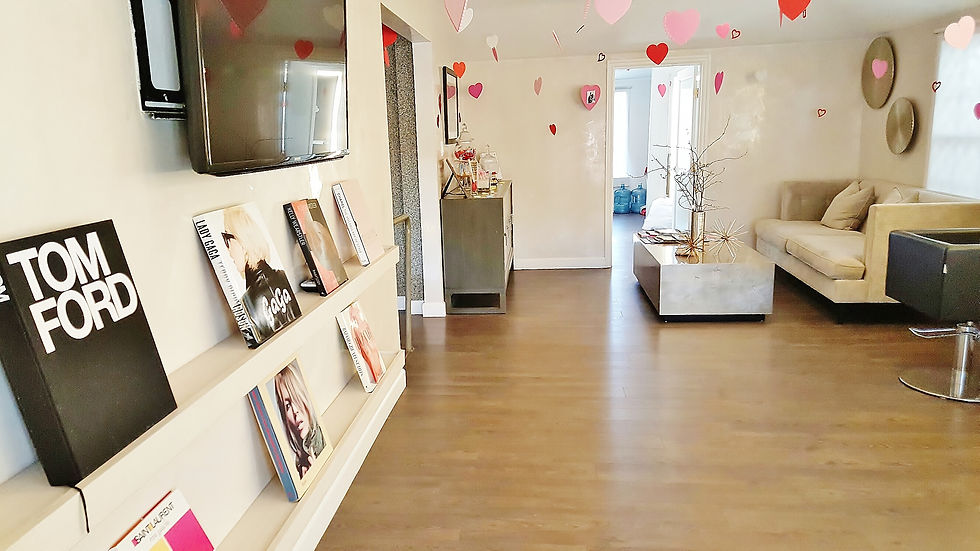 Belo Blow Dry Bar Laguna Beach - Lounge area 2