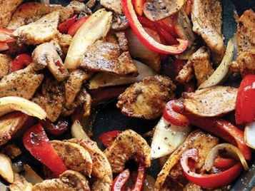 Fajitas de pollo con champiñones y pimientos