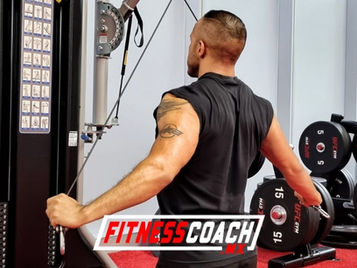 Posterior con cables cruzados para hombros