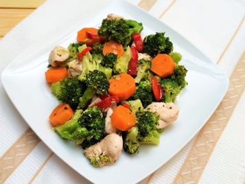 Pollo con ensalada mezcla California