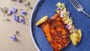 Pescado al pastor con hojas de maggi jugoso al sartén