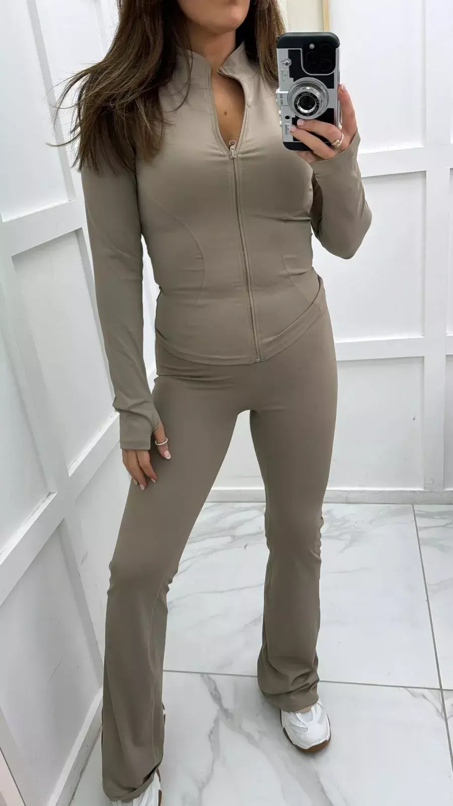 Thumbnail: Seamless Zip Yoga Tracksuit Set