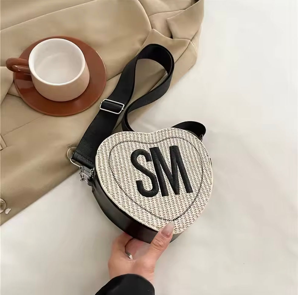 Thumbnail: Cute Heart Shape Beach Tote SM Bag