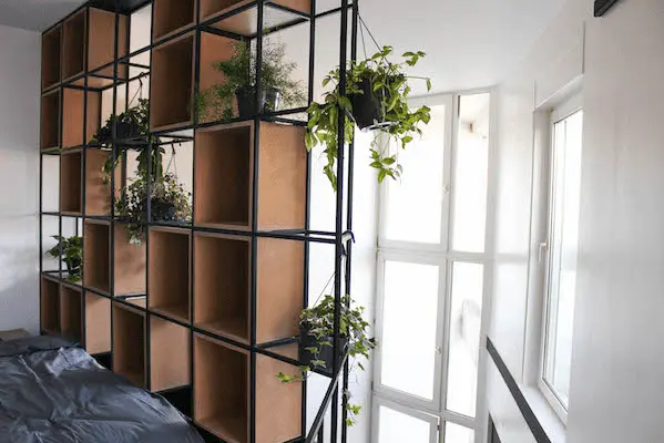 Bibliothèque sur mesure pour un duplex