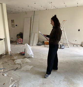 Architecte d'intérieur Lucille Fontaine exécute une prestation d'architecture commerciale sur le chantier