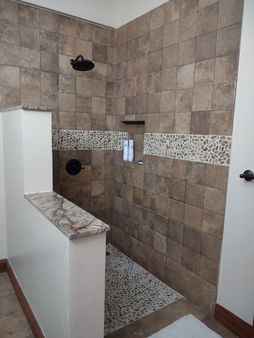 Upstairs Bathroom 2.jpg