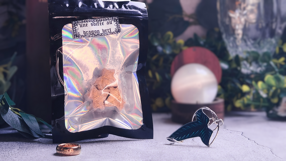 Miniature : fondants parfumés une soirée au dragon vert, inspirée par la taverne des hobbits de la comté, forme feuille de lorien