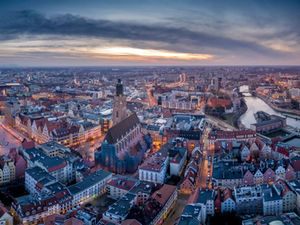 Wrocławskie firmy a wyzwania gospodarcze: Jak sobie radzą?