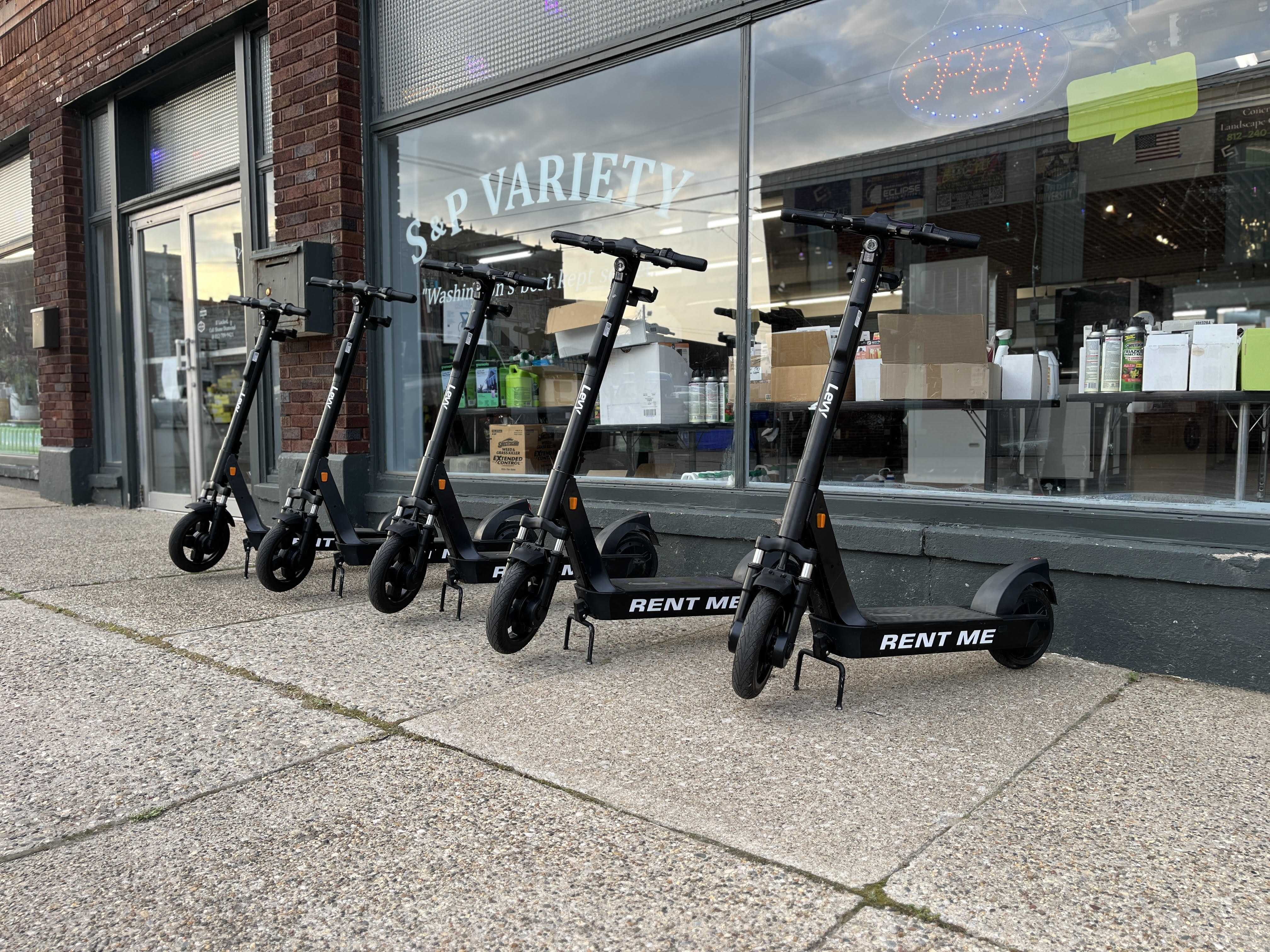 Electric scooter rentals are available on the Levy Electric app in Washington, IN starting at $28.8 per hour.  No reservation needed!