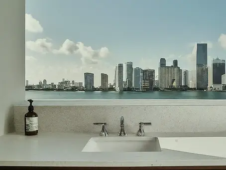 The Role of Luxury Bathroom Vanities in Miami’s Modern Homes
