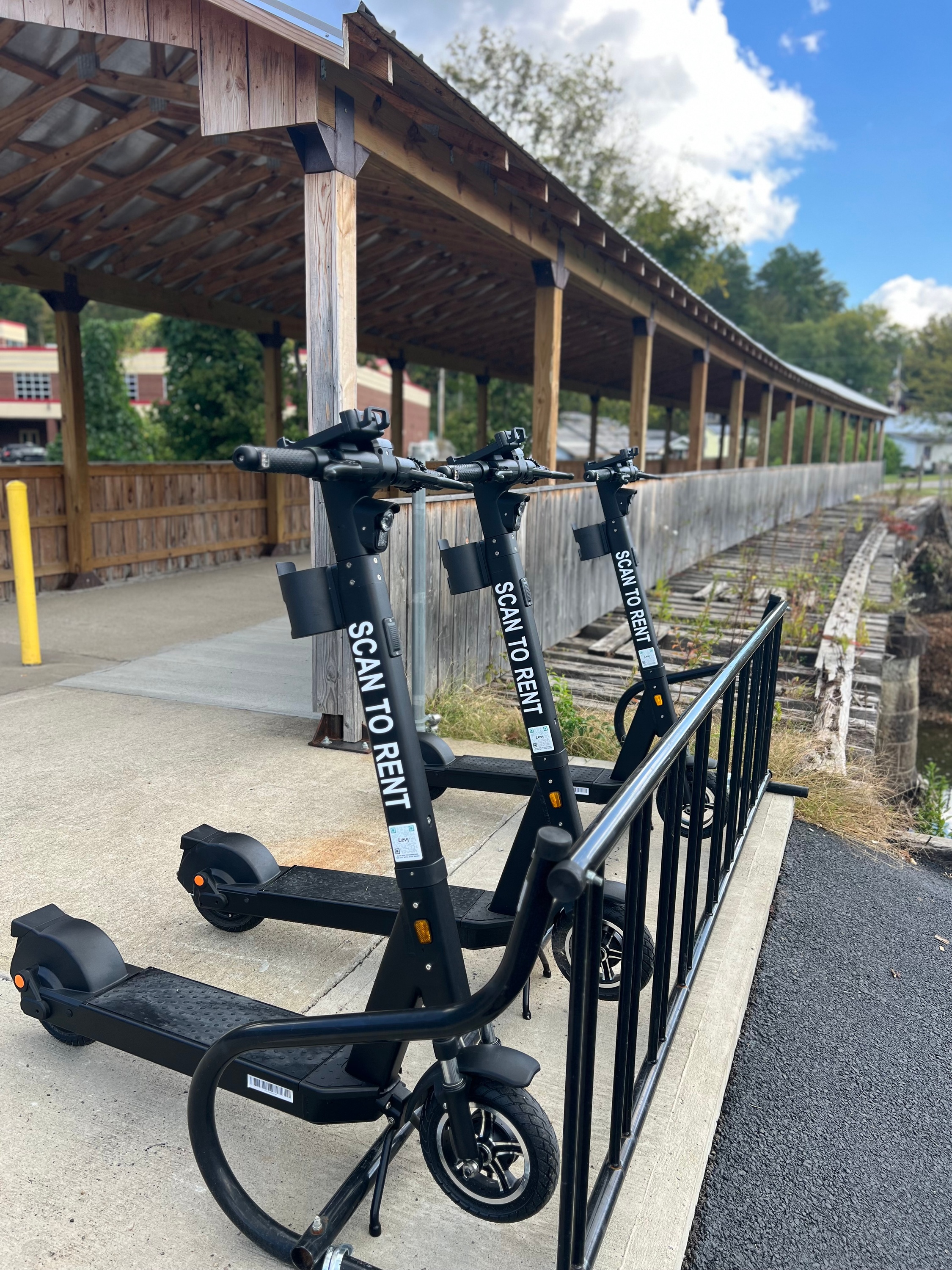 Electric scooter rentals are available on the Levy Electric app in Whitesburg, Kentucky starting at $18 per hour.  No reservation needed!