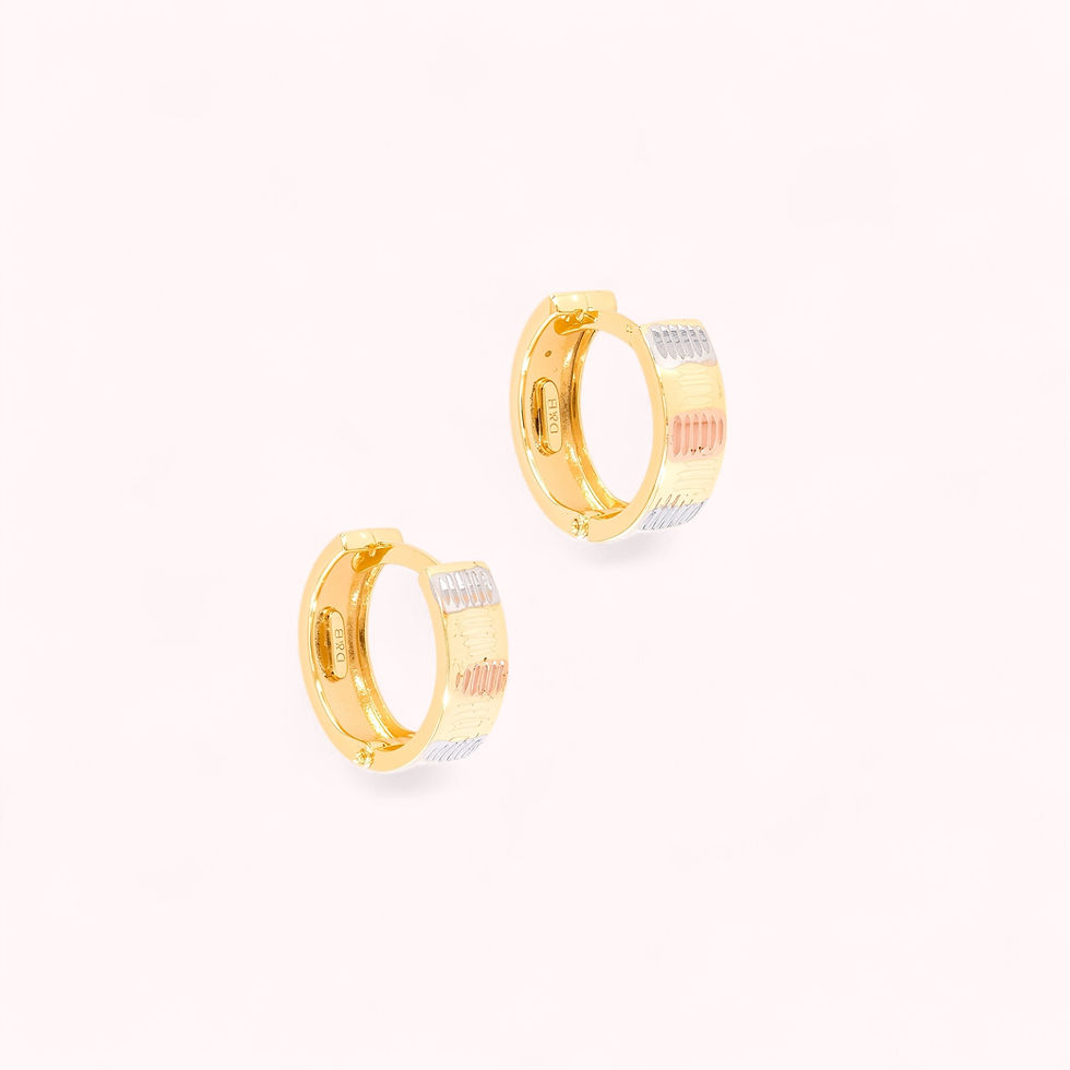 Thumbnail: 14K Italian Gold Patterned Huggie Earrings - GE0257