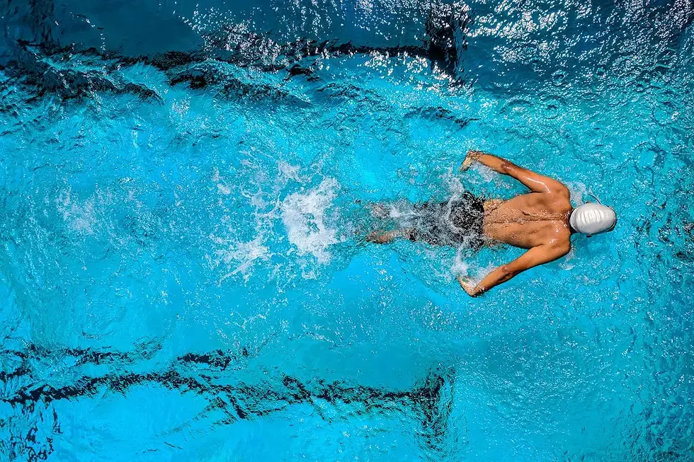 Swimmer swimming butterfly birds eye view