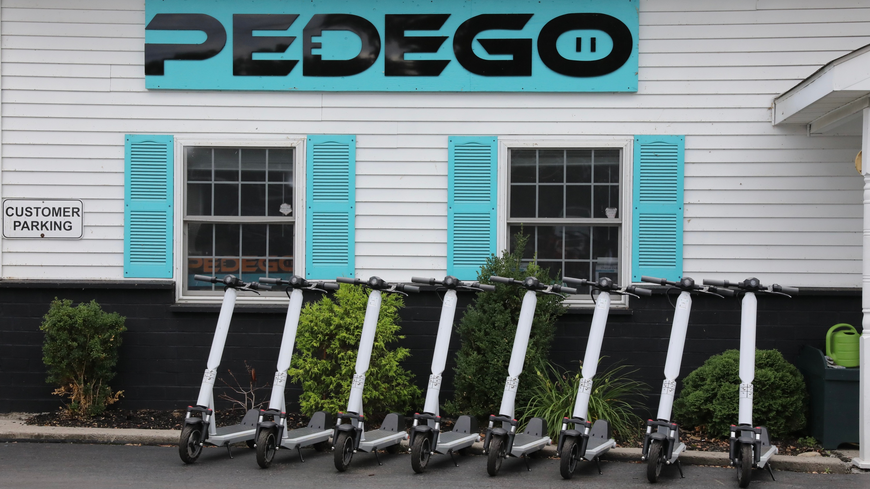 Electric scooter rentals are available on the Levy Electric app in Beacon, NY starting at $15 per hour.  No reservation needed!