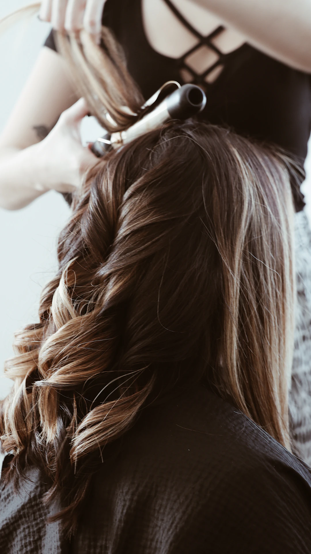 The Strands that Define Us: The Role of Hair Extensions in Fashion Trends
