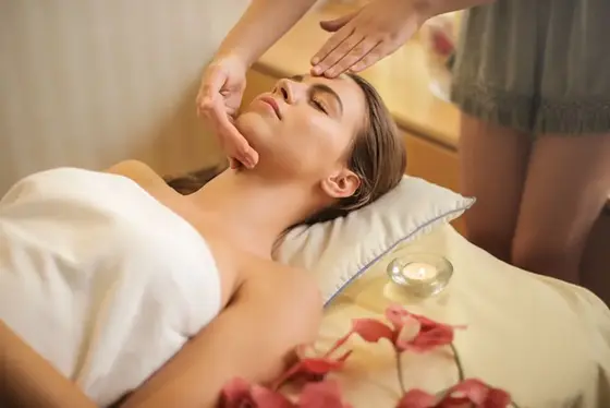 Experience Deep Relaxation with Aromatherapy Massage Techniques