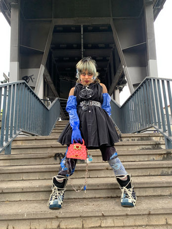 black-and-blue-look (3).JPEG