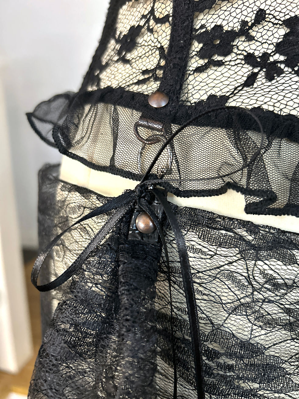 Miniaturbild: Abnehmbares Korsett-Kleid-Harness