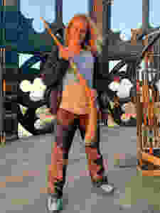 Frau mit Muskete
