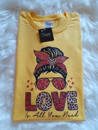 Tシャツ・カットソー LUVISTRUE[MARIE] GLITTER TEE (2 COLOR) T-shirt with glitter lettering print