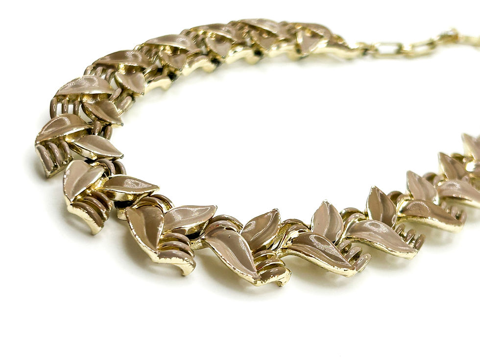 Thumbnail: Vintage Coro / Jewelcraft Leaf-Design Necklace & Bracelet Set