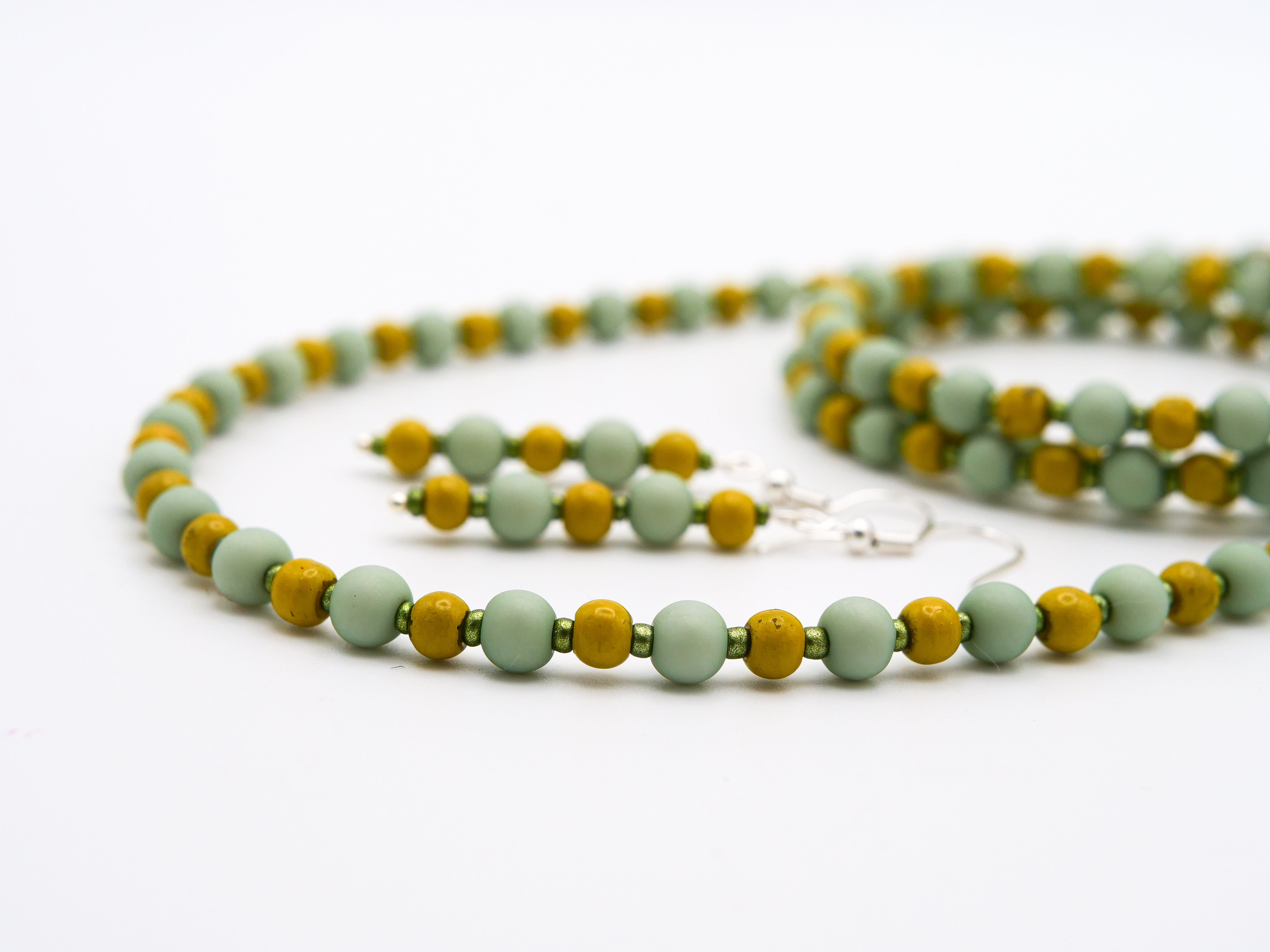 Spearmint & Mustard [Earring, Necklace and Bracelet Set]