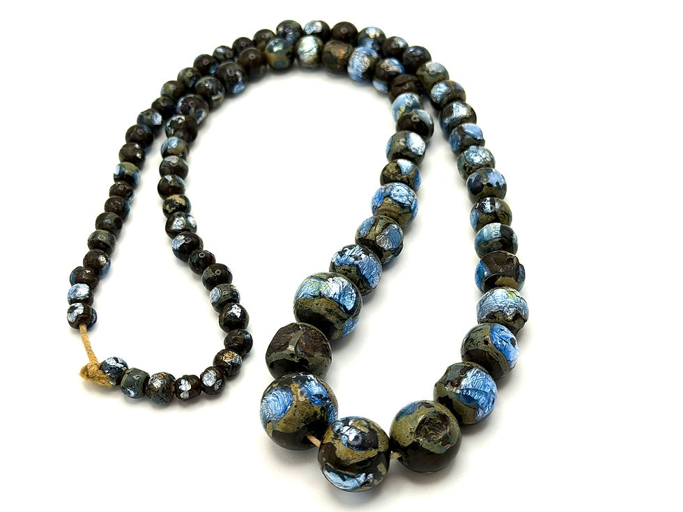 Thumbnail: Vintage Venetian Murano Foil Lava Glass Graduated Beaded Necklace