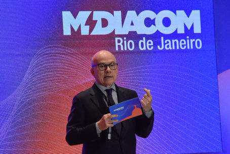 MIDIACOM-RJ apresenta estudo sobre o impacto da mídia no desenvolvimento do Estado