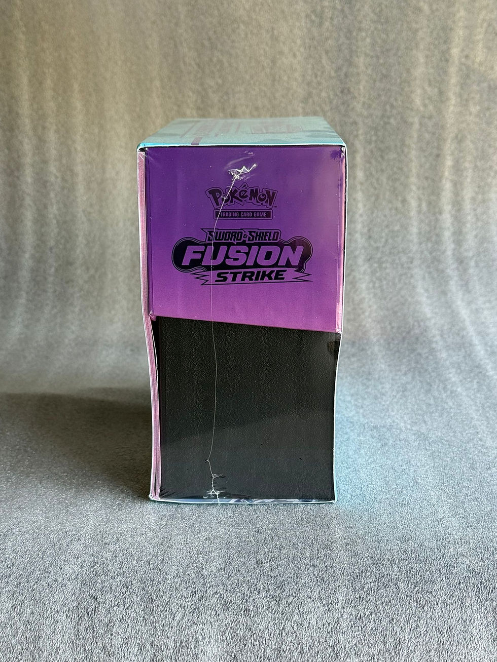 Thumbnail: Pokémon TCG - Fusion Strike Elite Trainerbox Pokécenter + Acryl
