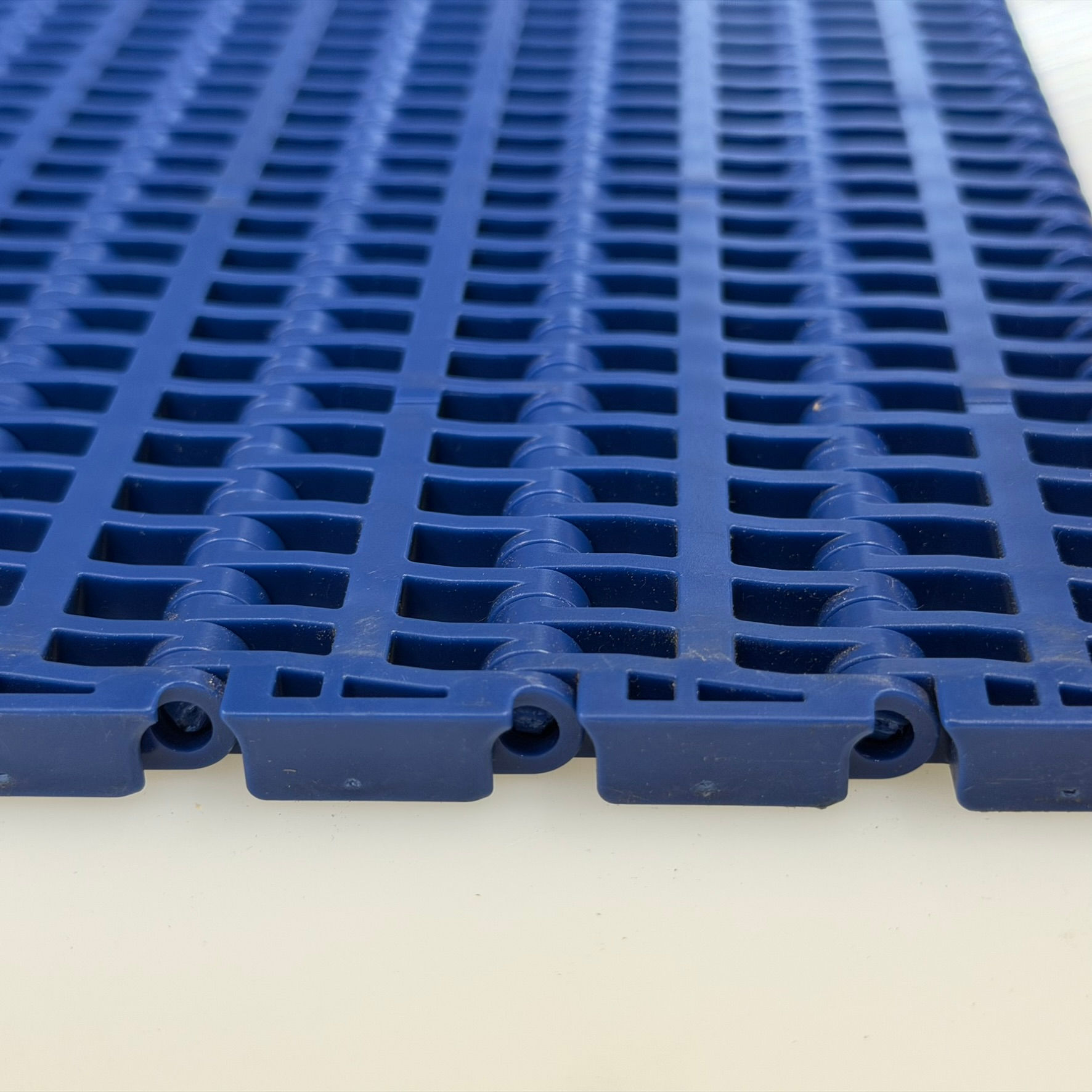 Kunststoffmodulgurt "Flush Grid" 686mm (27")
