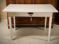 Vanha sivupöytä / Kirjoituspöytä