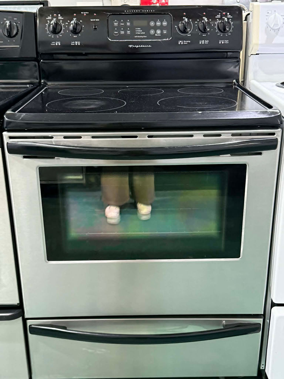 Thumbnail: Frigidaire Glass Top Stove CGLEF379DCH (S4296)