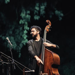 Πέτρος Κλαμπάνης
Μέγαρο Μουσικής