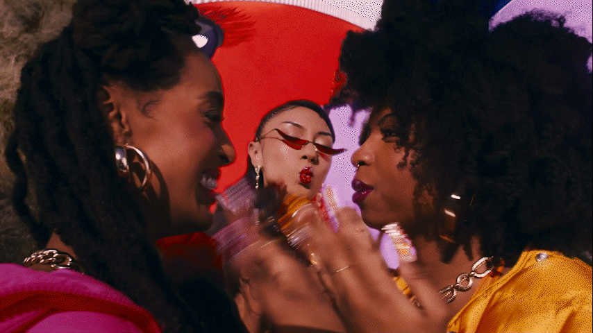 NYX_CGI_Duck Plump_Remix_16x9.gif