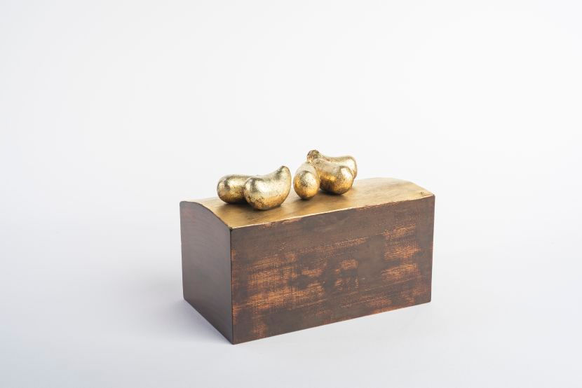 　丘（群れ）Hill (Flock)_木，乾漆，金箔　　Wood, Dry Lacquer, Gold Leaf.jpg