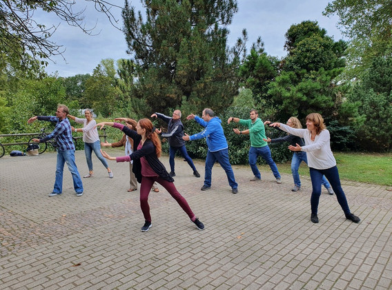 Gruppe "Dance In Dance Out"Rombergpark