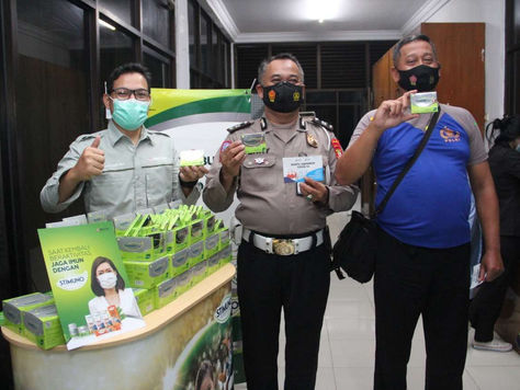 Indonesian National Police and Health Workers Get Vaccines and Maintain Body Immune
