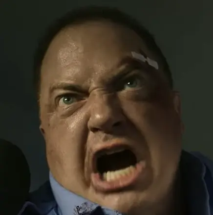 Brendan Fraser as police officer Farful 