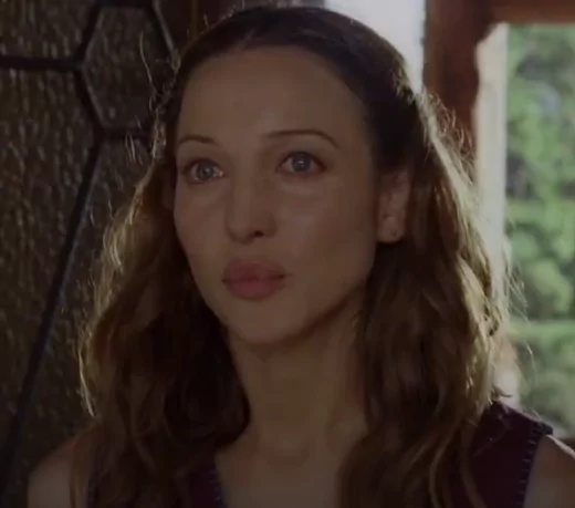 Kate Beahan as Willow Woodward