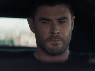 Chris Hemsworth in Crime 101