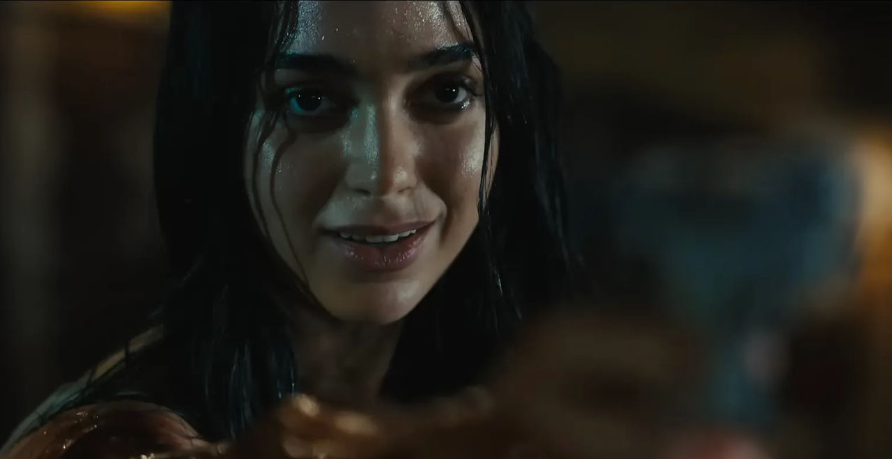 Melissa Barrera  as Samantha Carpenter