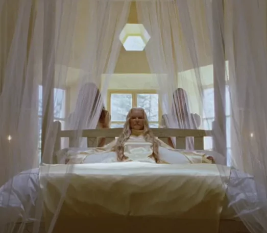 Sister Summersilsle as Ellen Burstyn