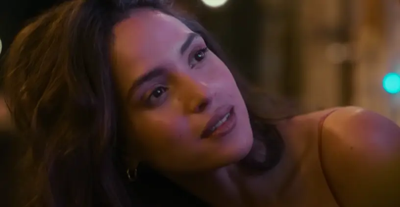Adria Arjona as Madison in Hit Man Netlfix Movie