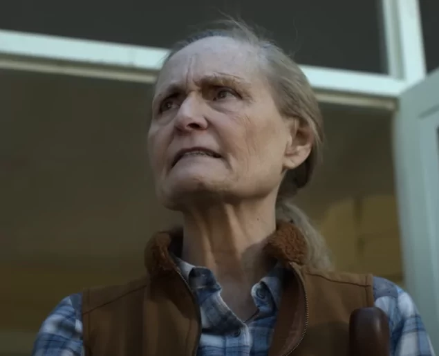 BEth Grant as Kitty the Momma Bear