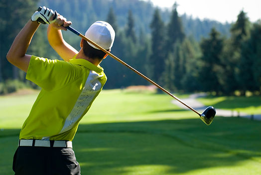 Man golfing. Discover how Thomas Back and Body, a chiropractic clinic in Georgetown, Ontario, can prevent and treat common golf injuries.