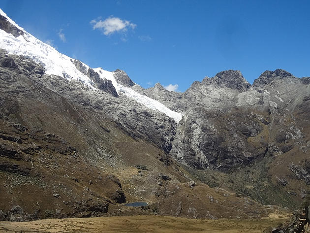 Muita neve no caminho a Laguna 69