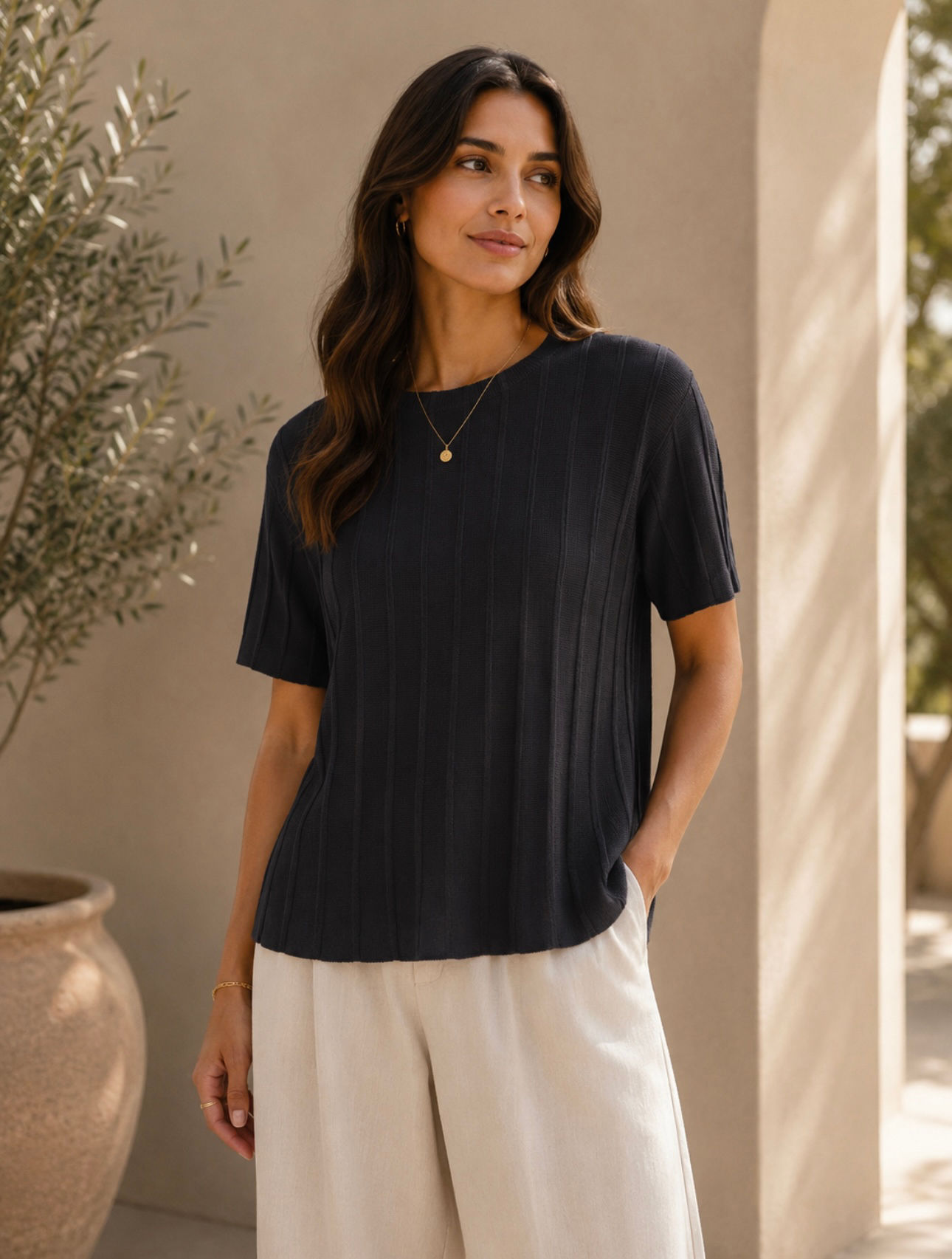 TEXTURED CAP SLEEVE KNIT IN BLACK