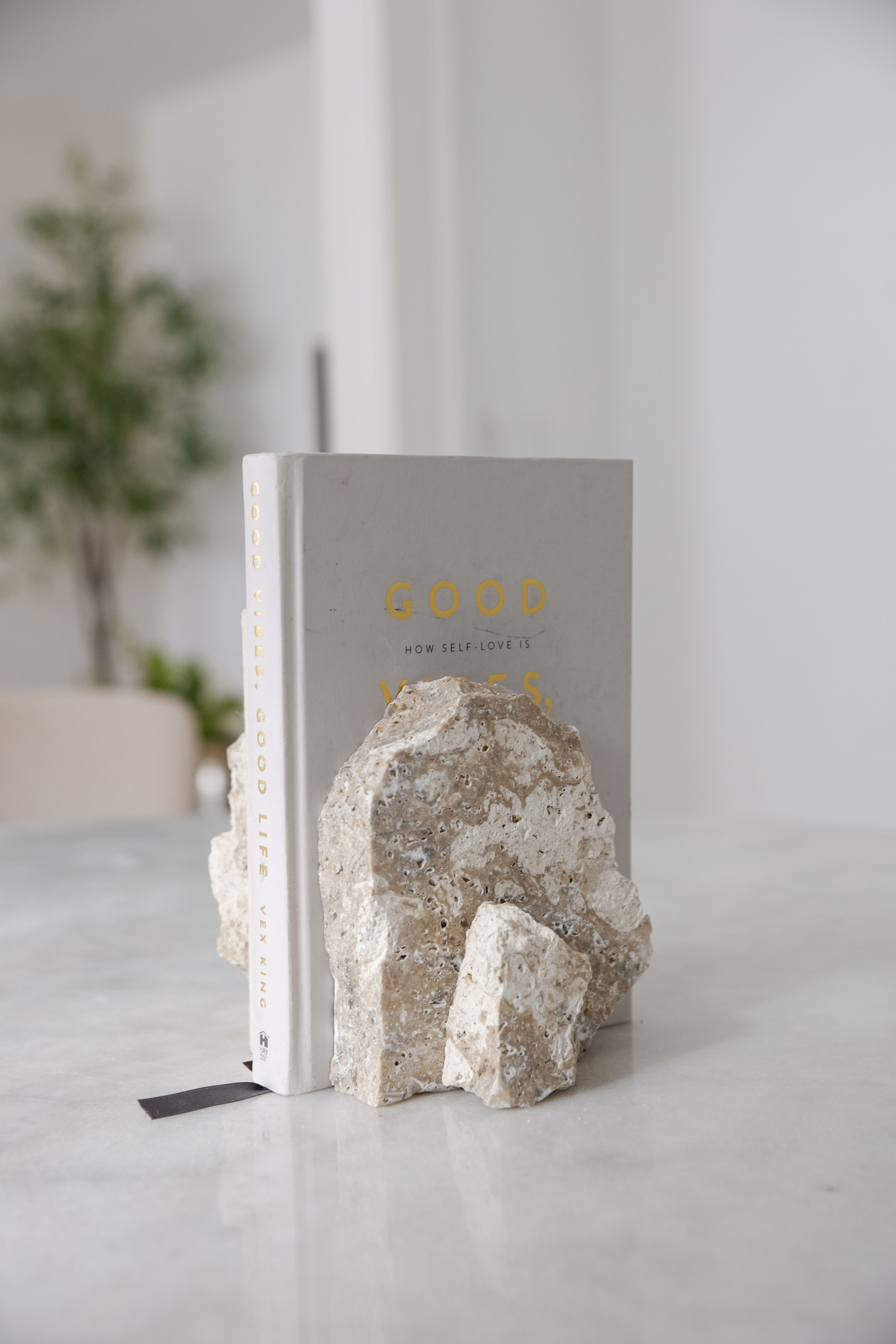 Moonrock Travertin Buchstützen aus rohem Naturstein