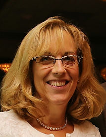 MichelleBowdenDobi-headshot.jpg
